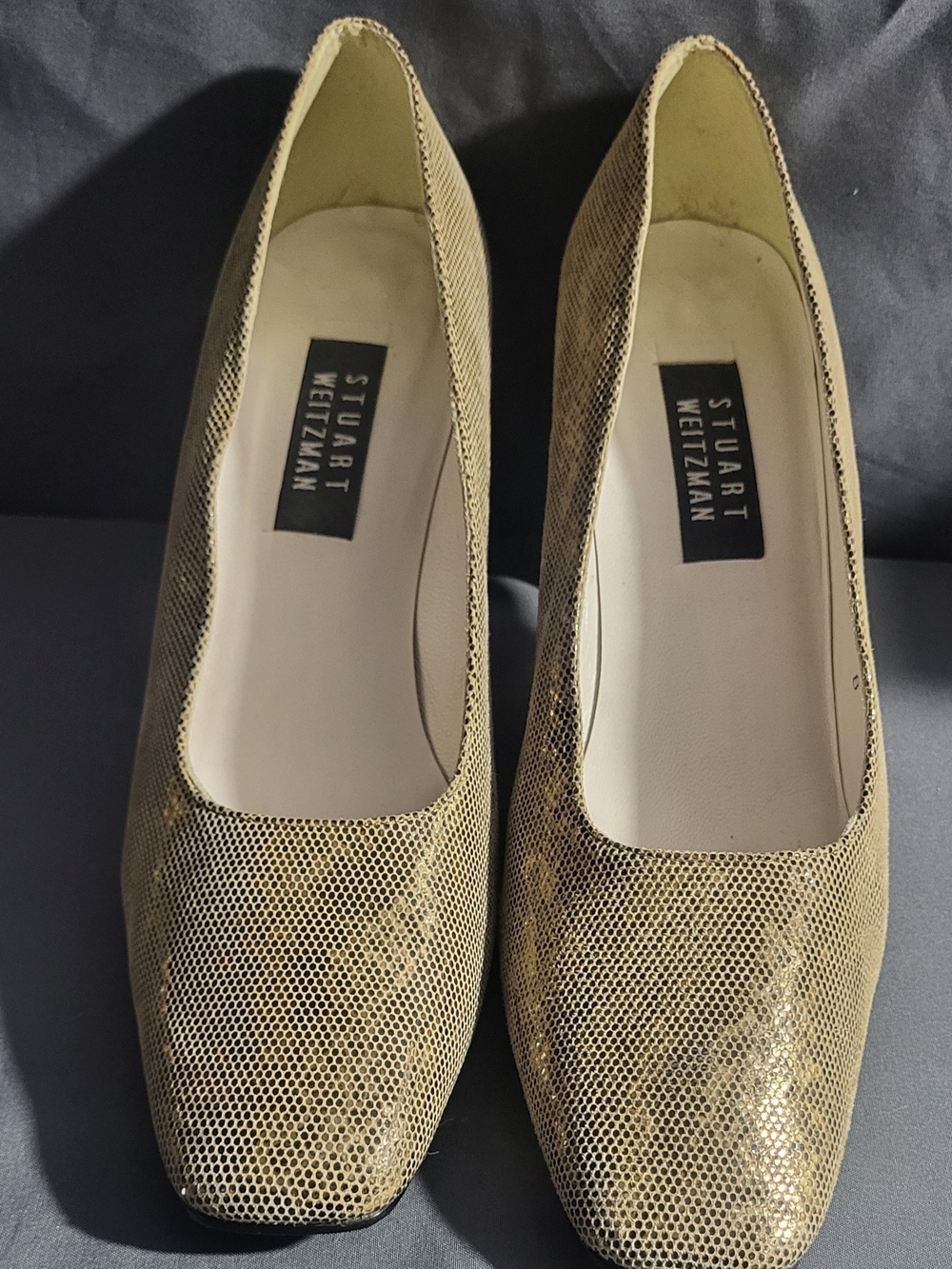 Stuart Weitzman Gold Ladies Pump